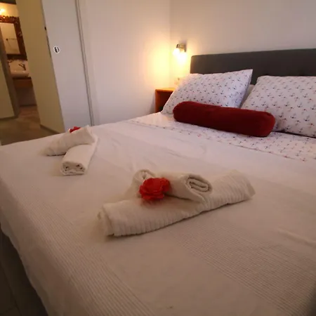 And Cozy In The Centre Of Apartman