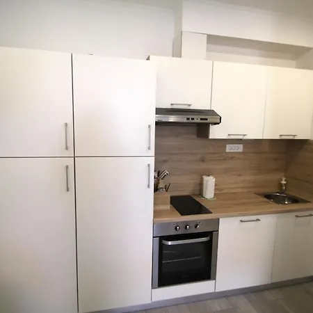 And Cozy In The Centre Of Apartment Split