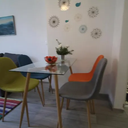 And Cozy In The Centre Of Apartment *