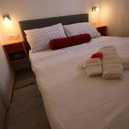 Apartment And Cozy In The Centre Of *