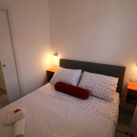 Apartment And Cozy In The Centre Of *